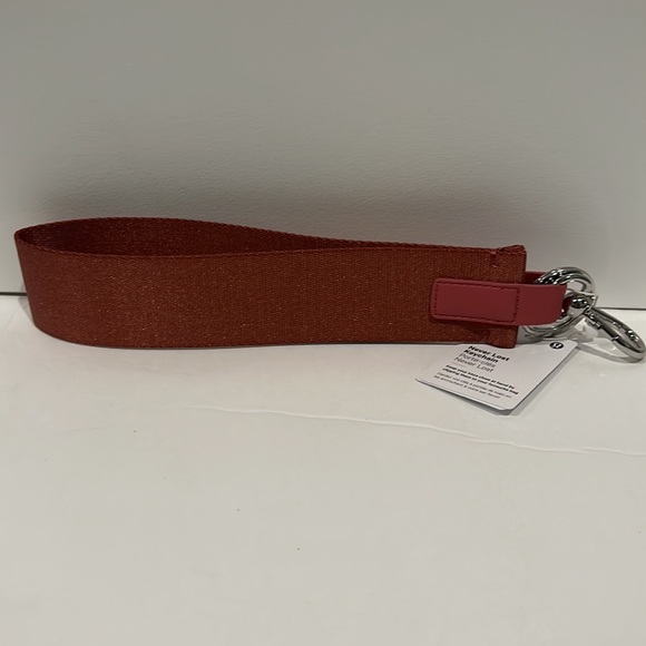 NWT Lululemon Never Lost Keychain (Brier Rose/Orange Frappe) - Picture 3 of 3